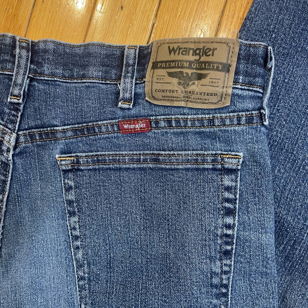 MENS Wrangler Classic Indigo Jeans boot cut 36 x 30 5 pocket - great condition